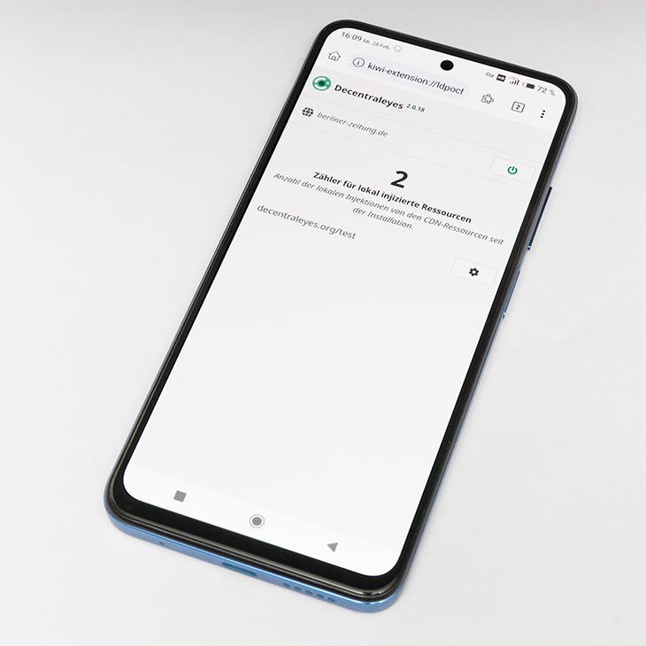 Smartphone mit Addon Decentraleyes